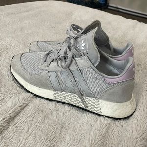 comfy adidas! I want to keep them but they’re too small for me, nice condition!